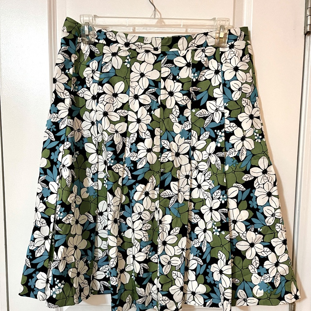 Beautiful Fully-Lined Skirt.